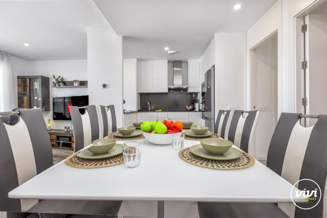 Vivi Homes - Pool, Golf & Terrace Apartment *