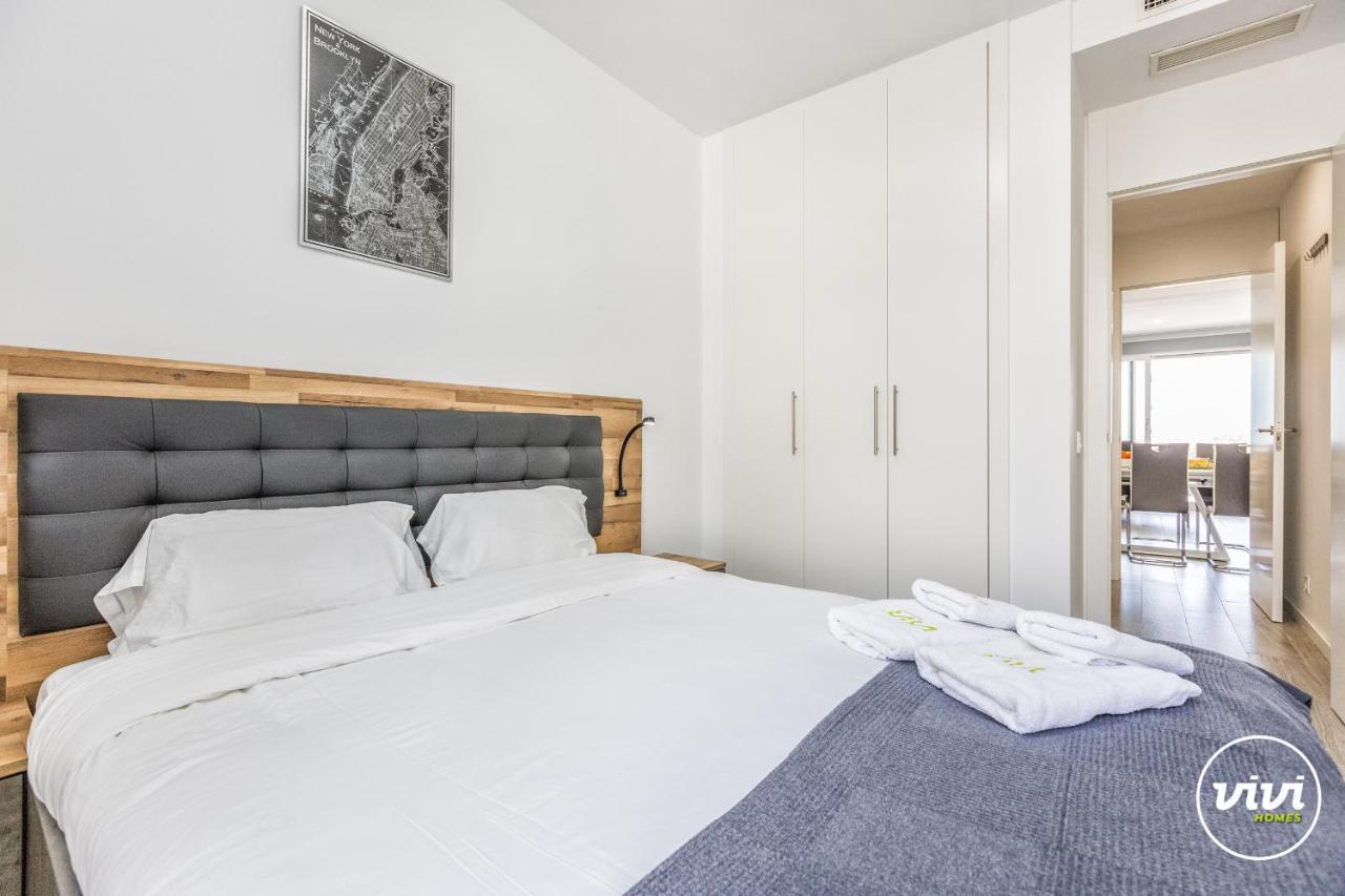Vivi Homes - Pool, Golf & Terrace Apartment Estepona